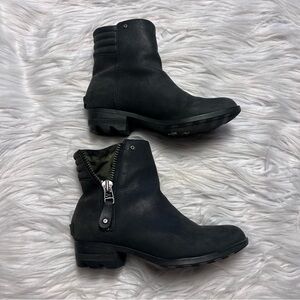 Sorel Black Ankle Boots with Zipper Detail